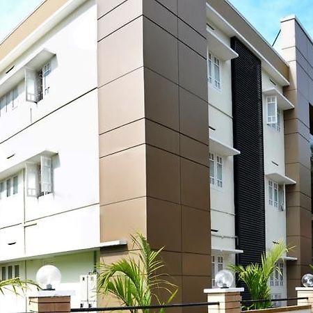 Wayanad Cliff Hotels Apartments Kalpetta Bagian luar foto